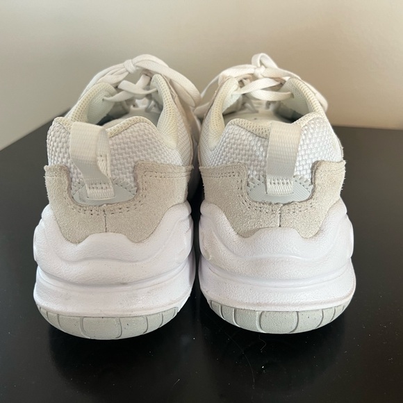 Nike Tech Hera - Picture 2 of 4